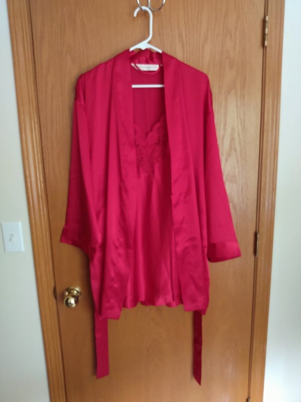 Victoria's Secret Red Satin Lace Wrap Robe & Gown Set Sz M New NWOT Lingerie 2pc